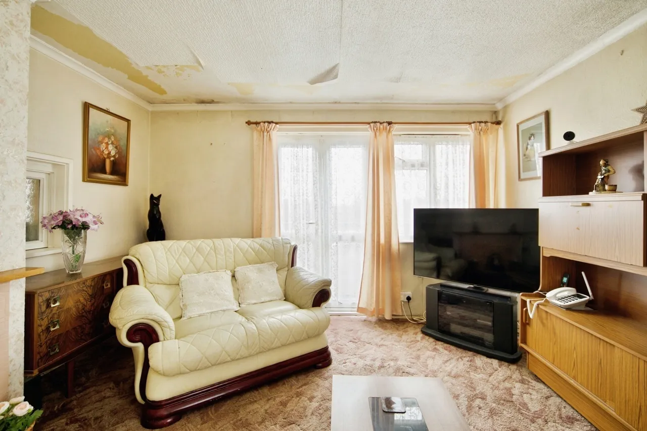 Brading Crescent, London, E11, photo 7
