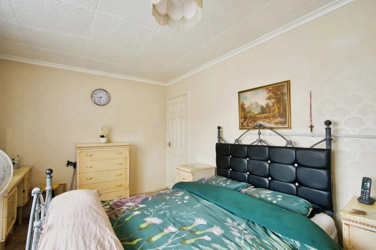 Brading Crescent, London, E11, photo 11