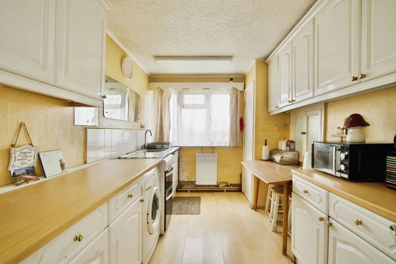 Brading Crescent, London, E11, photo 12