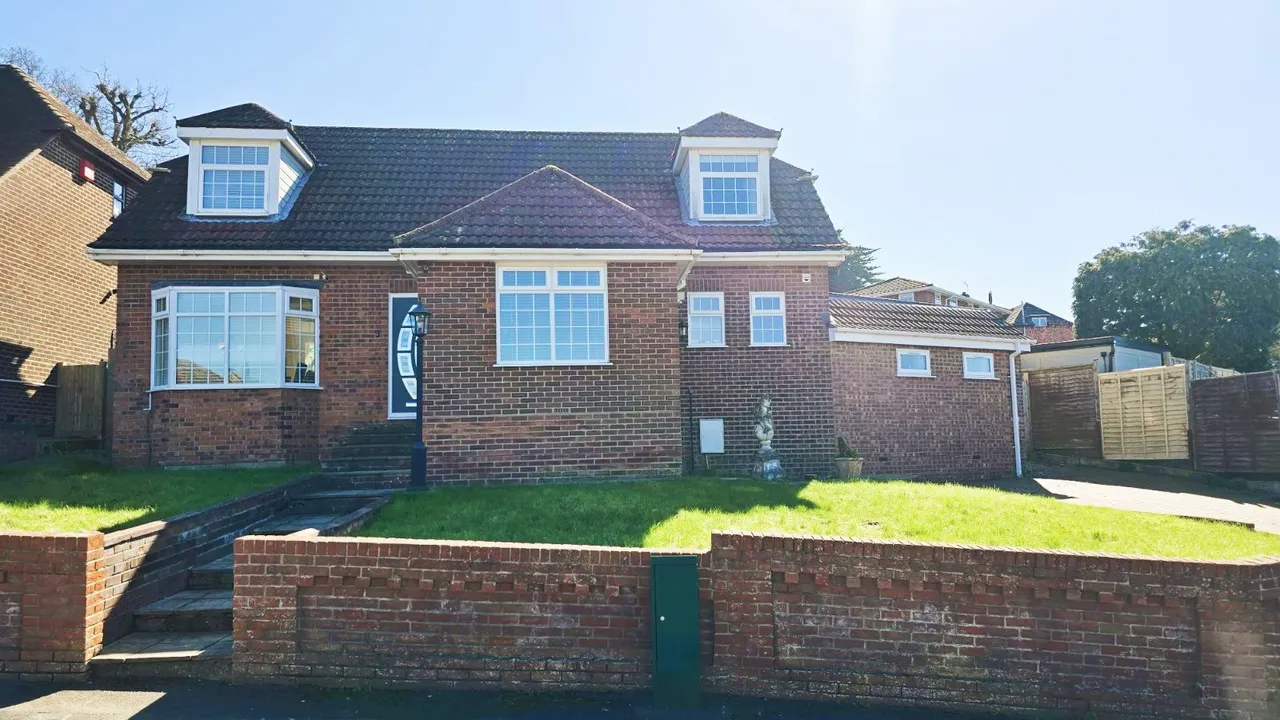 Riverside Avenue, Wallington, PO16, photo 9