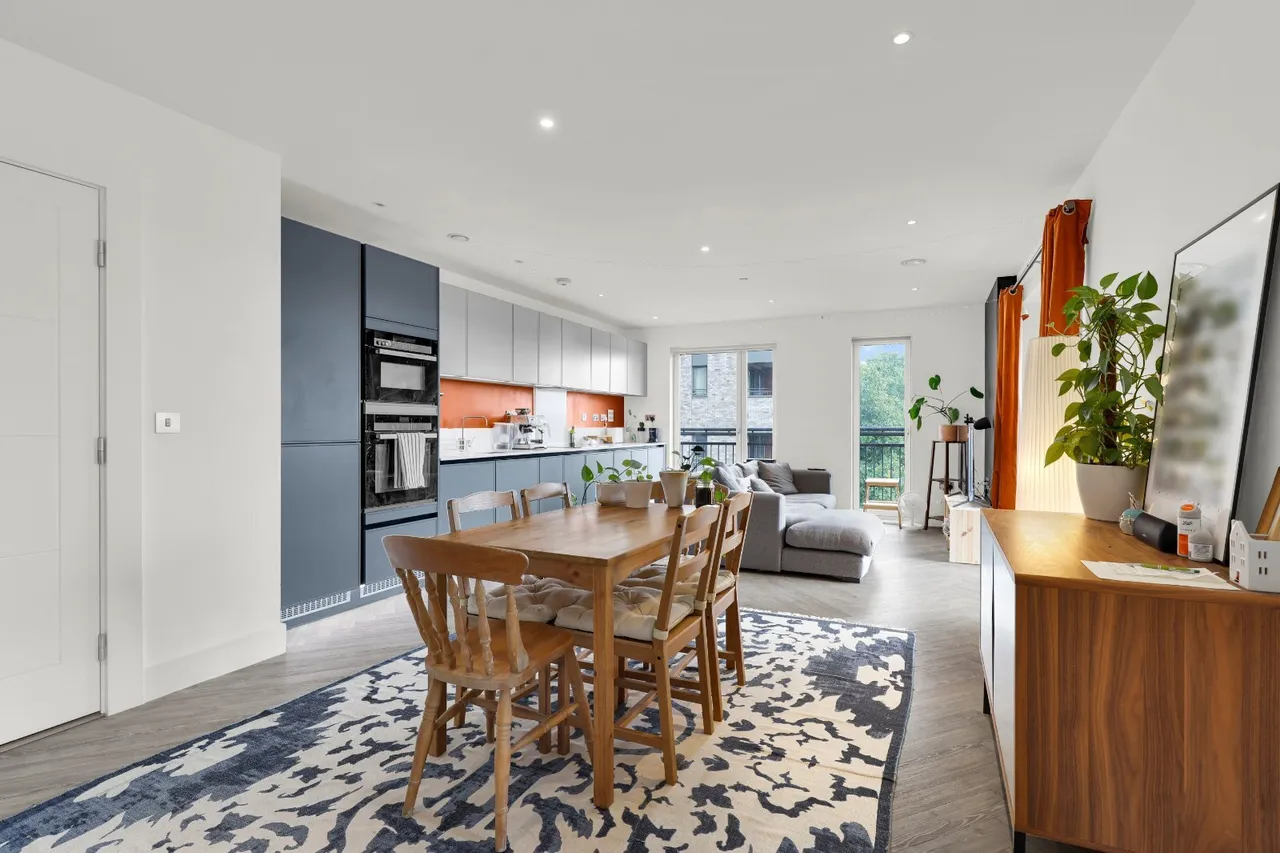 2 bed flat for sale, Courthouse Way, London, SW18