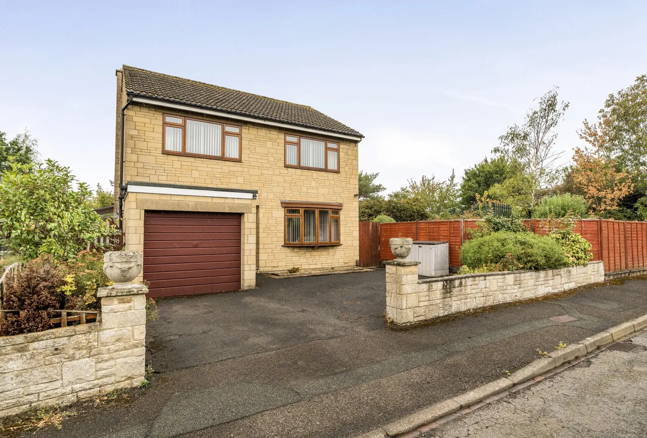 4 bed house for sale — Unwin Close, Cheltenham, GL51 6PF