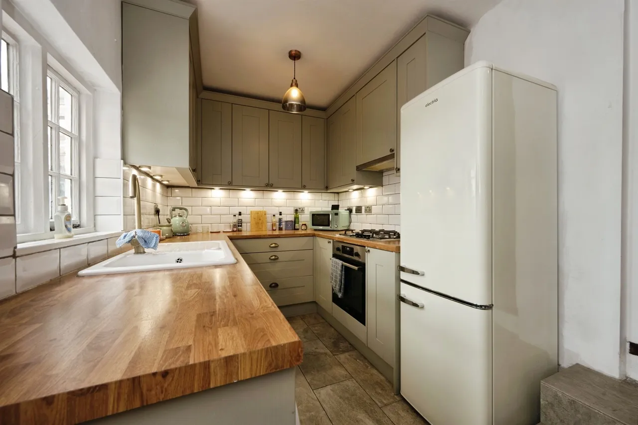 Tring Road, Wendover, HP22, photo 4