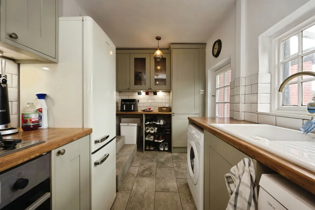 Tring Road, Wendover, HP22, photo 8