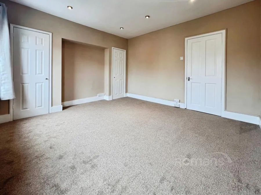 Ash Road, Aldershot, GU12, photo 8
