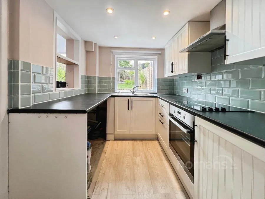 Ash Road, Aldershot, GU12, photo 6