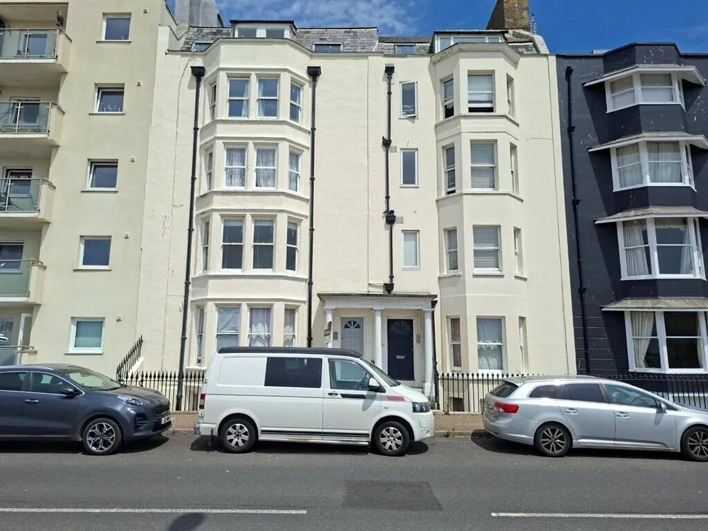 2 bed flat for sale — South Terrace, LITTLEHAMPTON
