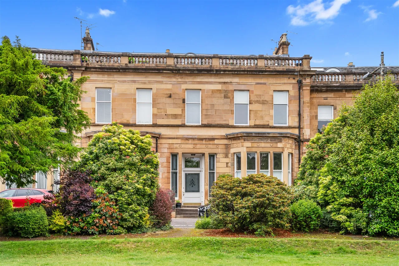 3 bed flat for sale — 2/2 8 Cleveden Crescent, Kelvinside, G12 0PB