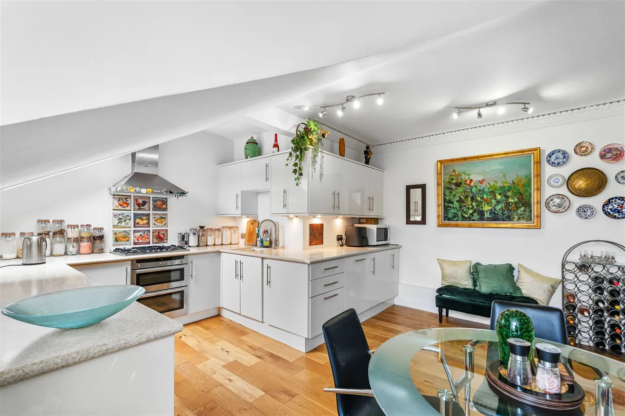 2/2 8 Cleveden Crescent, Kelvinside, G12 0PB, photo 12