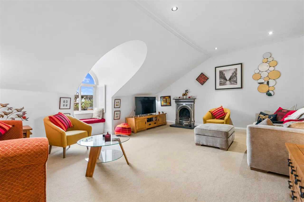 2/2 8 Cleveden Crescent, Kelvinside, G12 0PB, photo 3