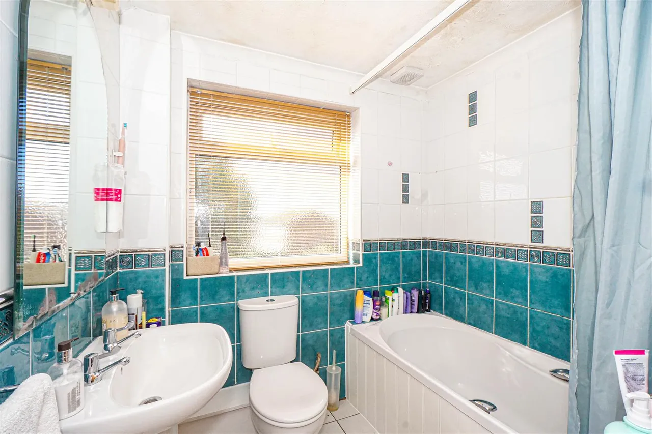 Wartling Close, St. Leonards-On-Sea, photo 12