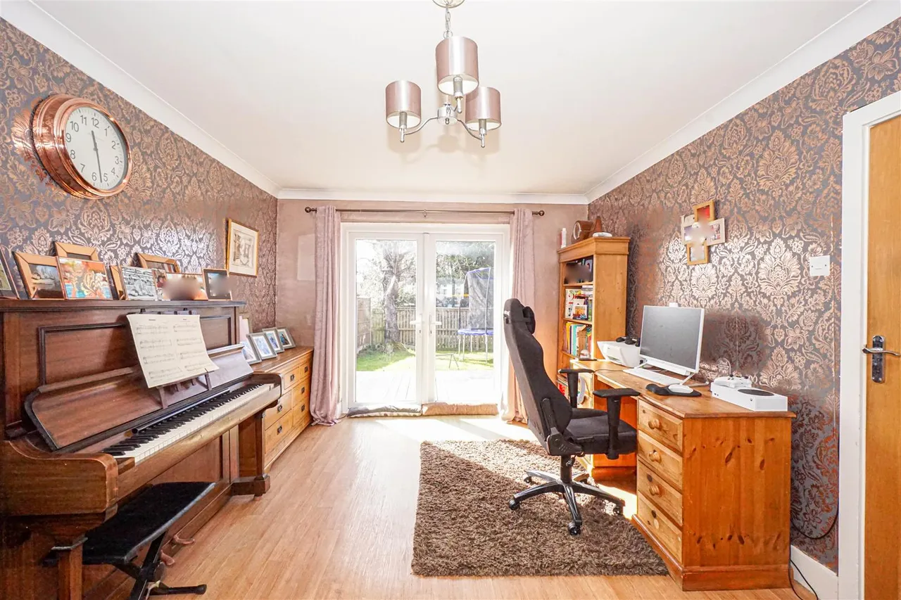 Wartling Close, St. Leonards-On-Sea, photo 4