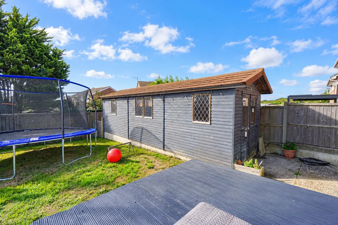 Wartling Close, St. Leonards-On-Sea, photo 17