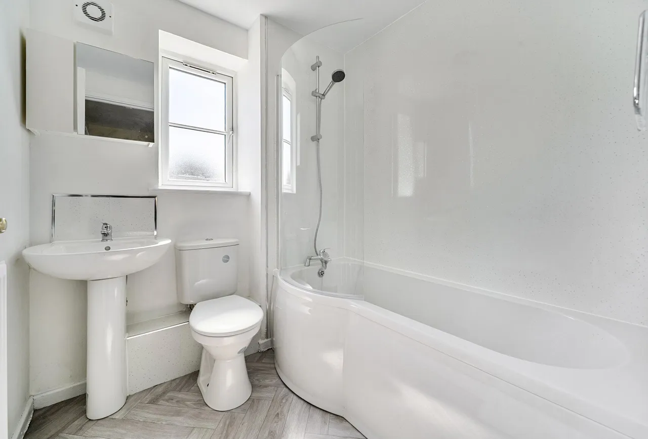 Woodrush Road, Gloucestershire, Walton Cardiff, GL20 7SF, photo 6