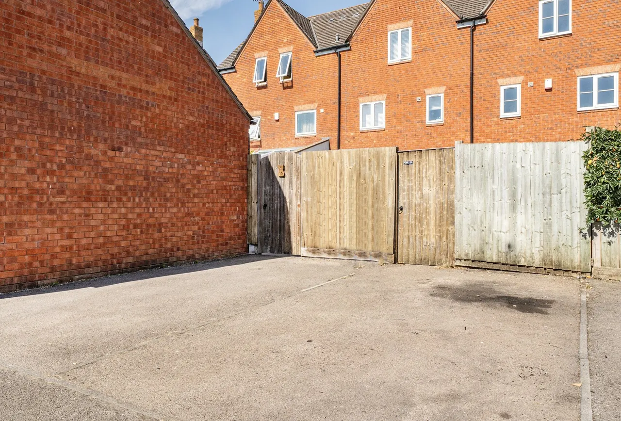 Woodrush Road, Gloucestershire, Walton Cardiff, GL20 7SF, photo 11