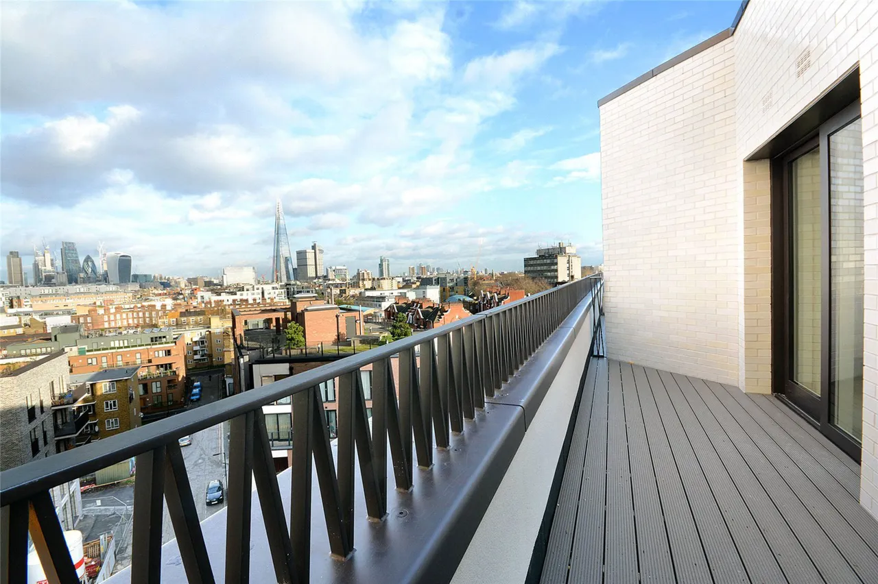 52 Delphini Apartments, 10 St Georges Circus, London, photo 4