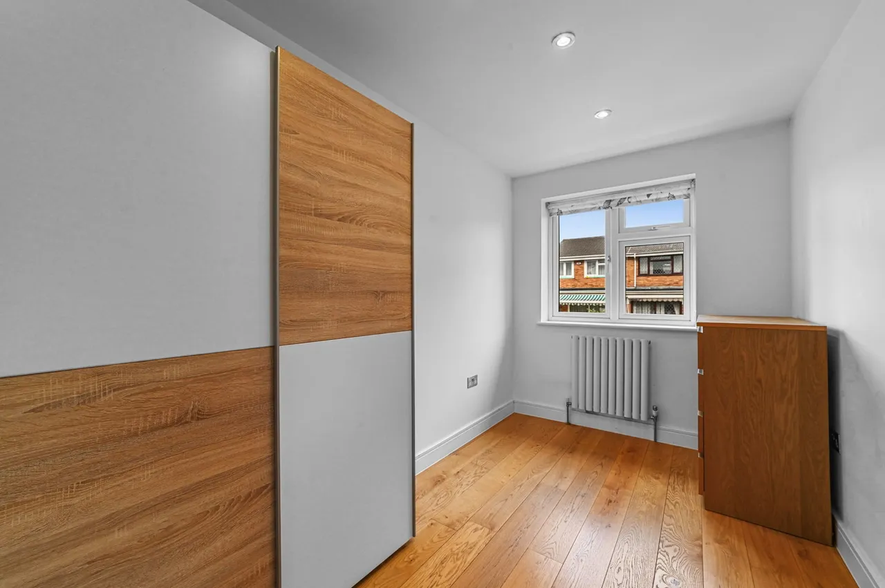 High Meadows, Chigwell, IG7, photo 13