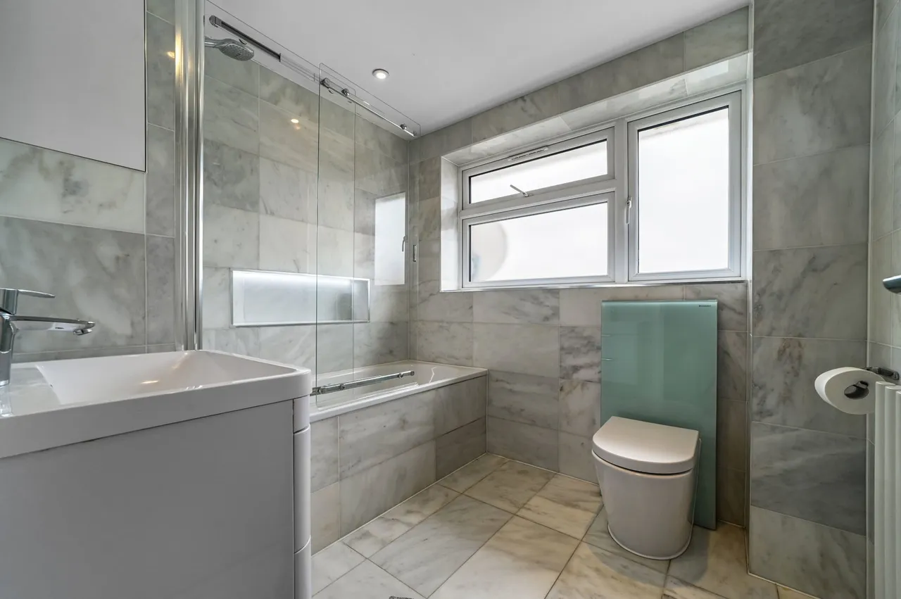 High Meadows, Chigwell, IG7, photo 14