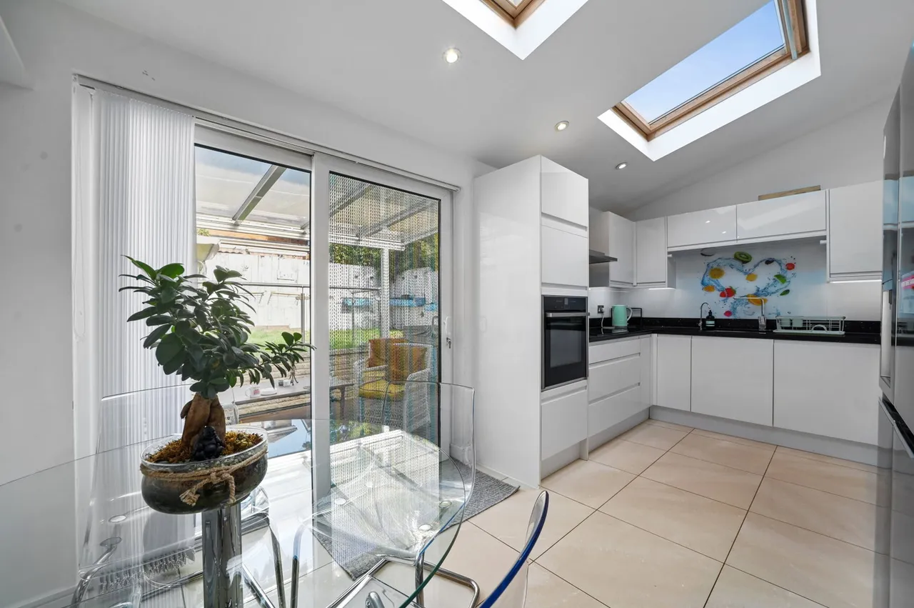 High Meadows, Chigwell, IG7, photo 5