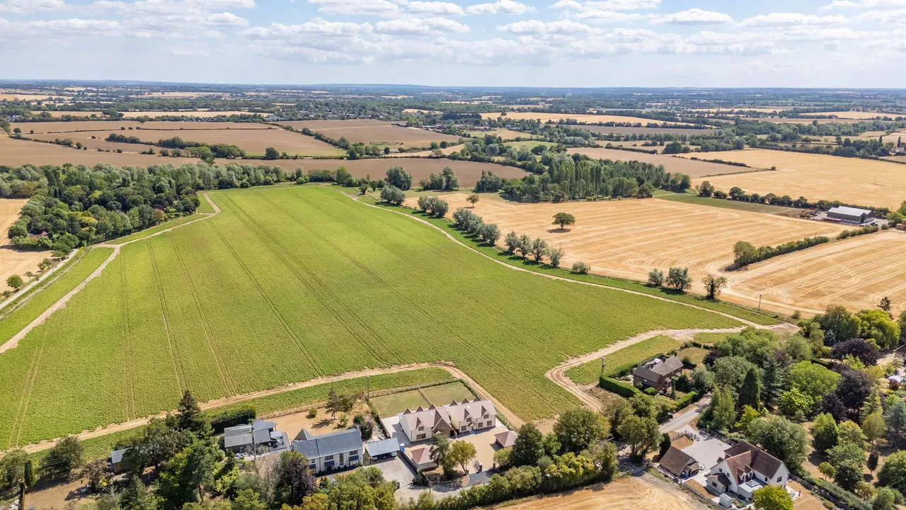 White Roding, Dunmow, CM6, photo 5