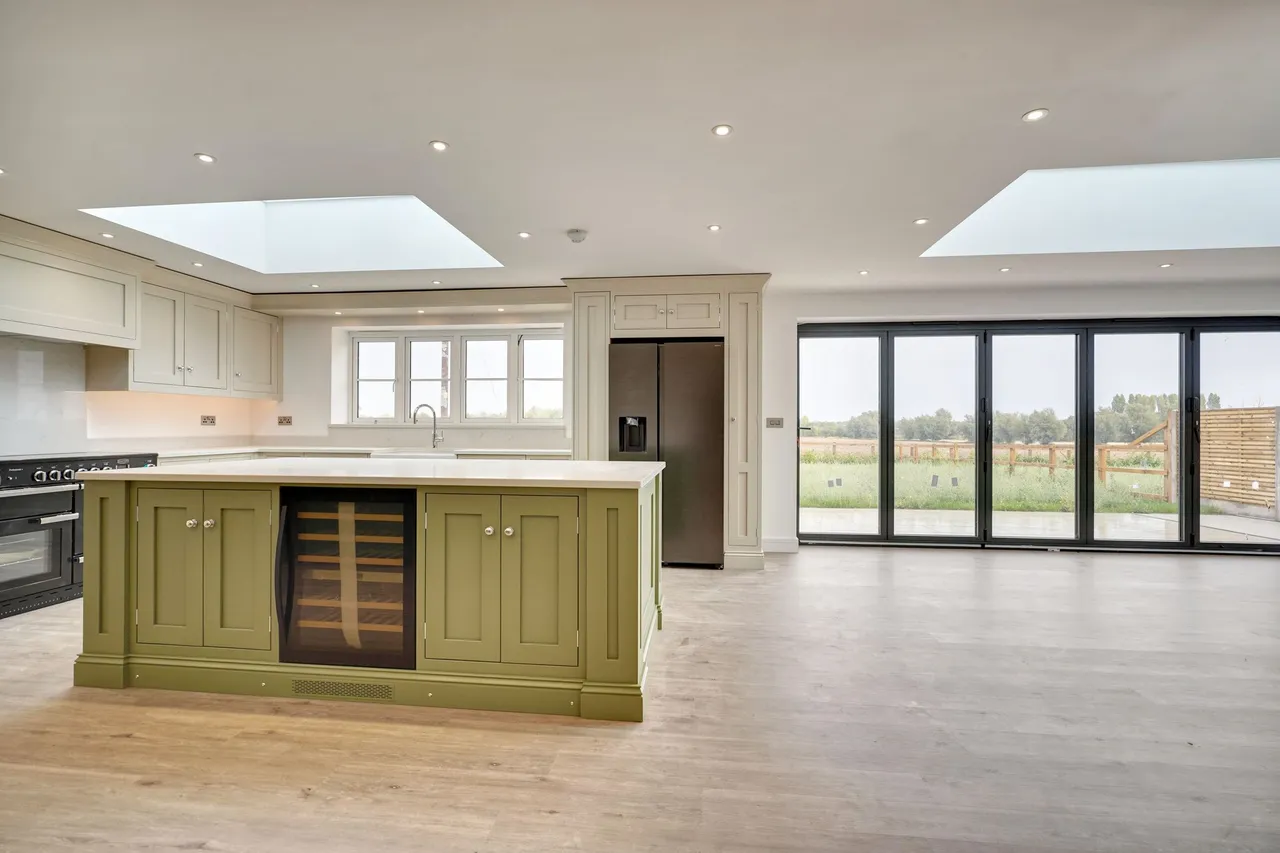 White Roding, Dunmow, CM6, photo 6