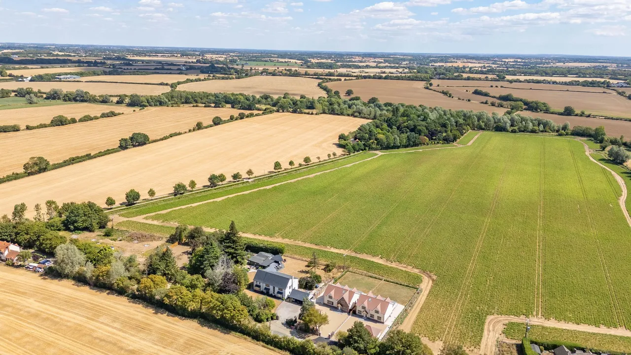 White Roding, Dunmow, CM6, photo 11