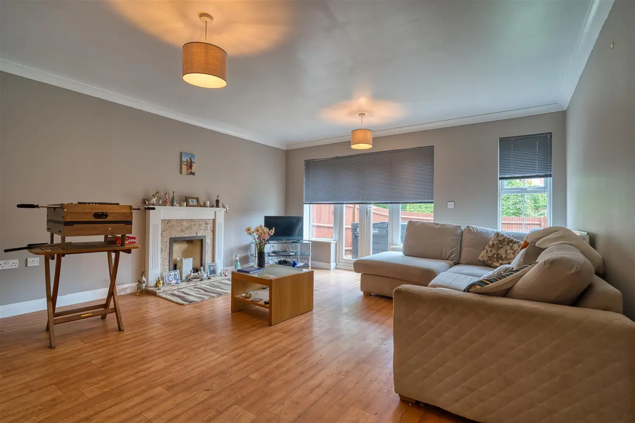 Hawthorn Avenue, Gillingham, photo 2