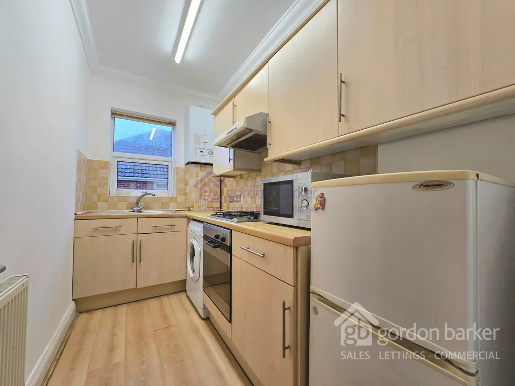 Valdez Court, Bournemouth, 23 Twynham Road, BH6 3EZ, photo 5
