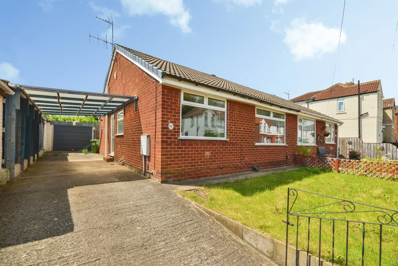 2 bed house for sale — David Road, Stockton-On-Tees