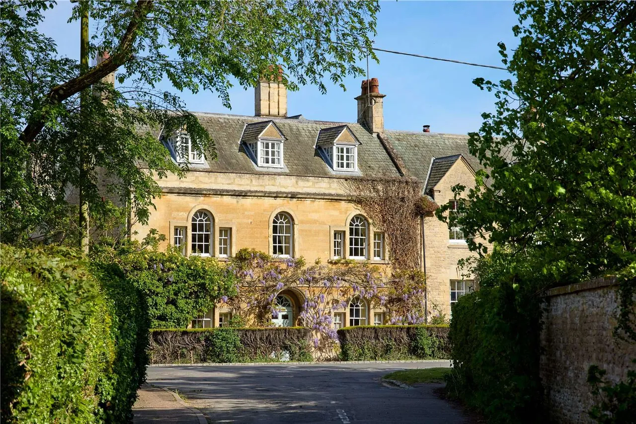 6 bed house for sale — Broad Street, Bampton, Oxfordshire, OX18 2LS