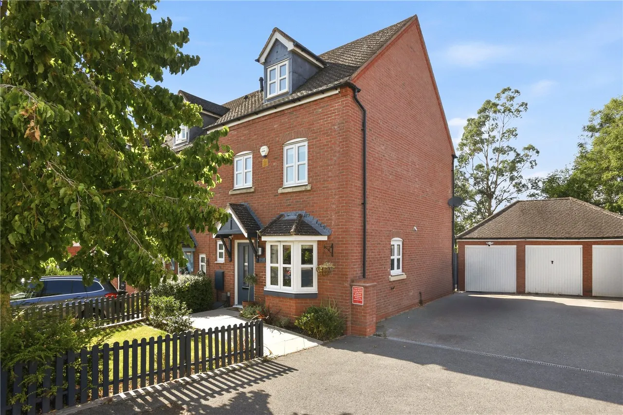 4 bed house for sale — Addison Drive, Stratford-upon-Avon, Warwickshire, CV37