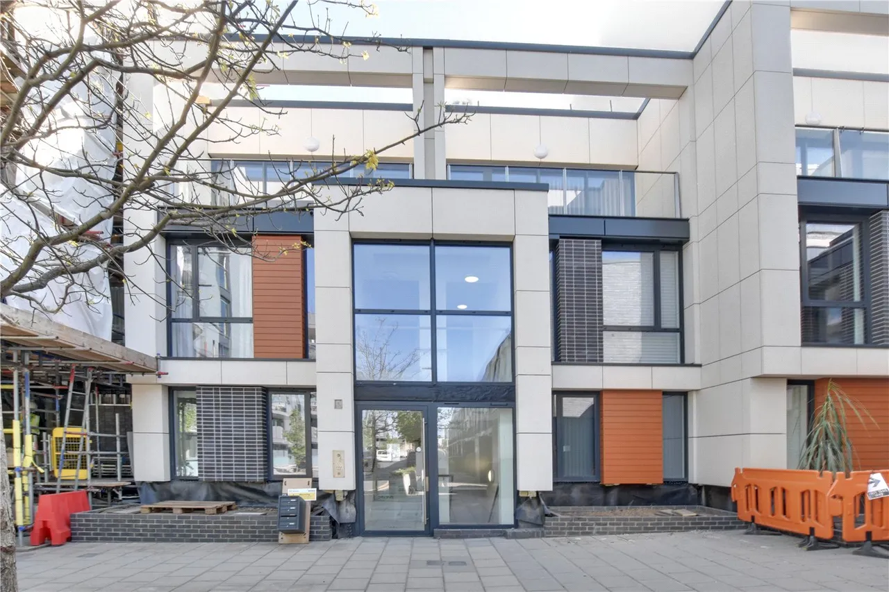 3 bed flat for sale, Hawthorne Crescent, Greenwich, SE10