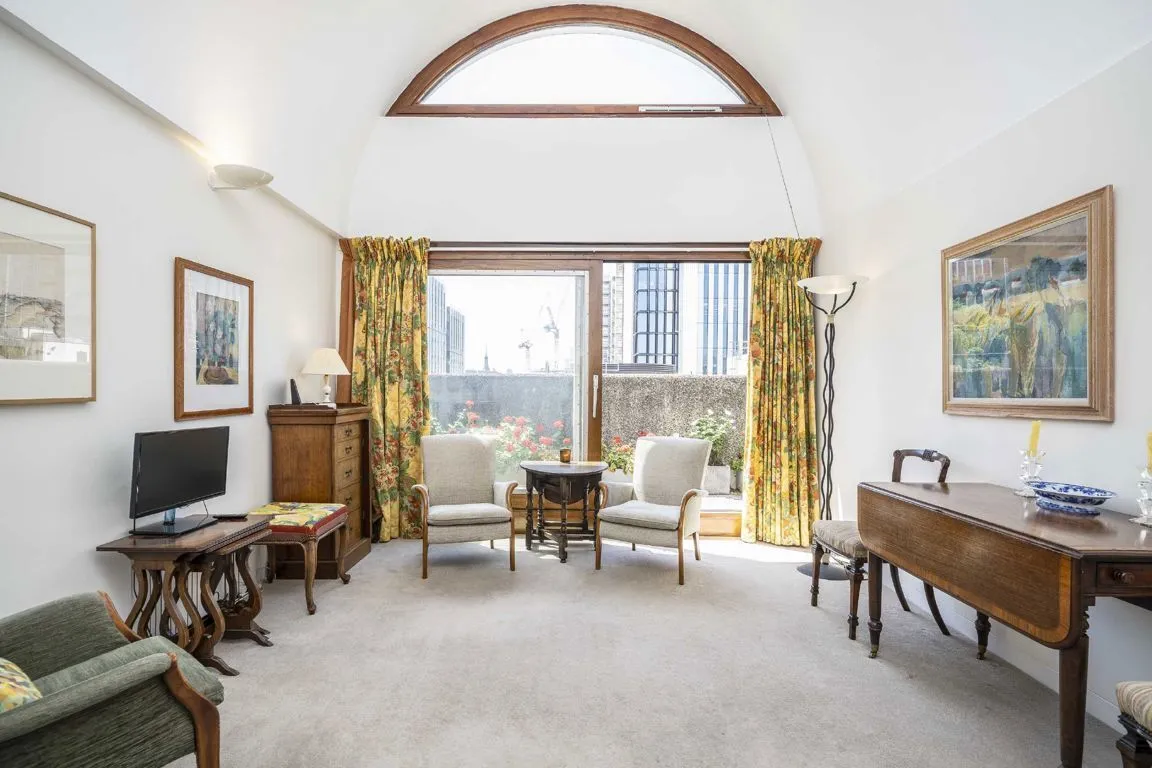 1 bed flat for sale, Barbican, EC2Y