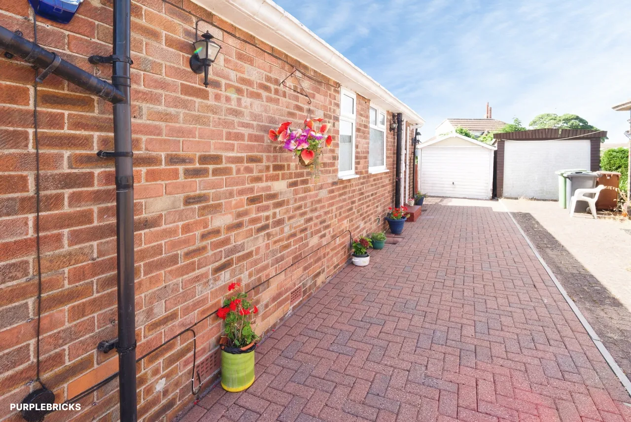 High Moor Crescent, Leeds, LS17, photo 7