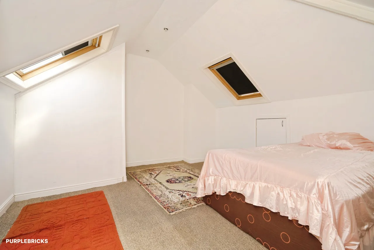 High Moor Crescent, Leeds, LS17, photo 16