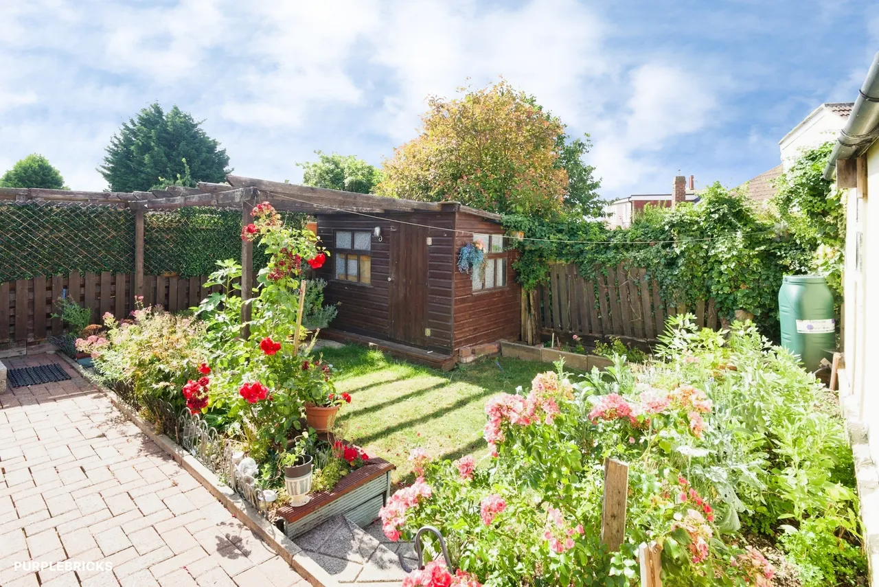 High Moor Crescent, Leeds, LS17, photo 18