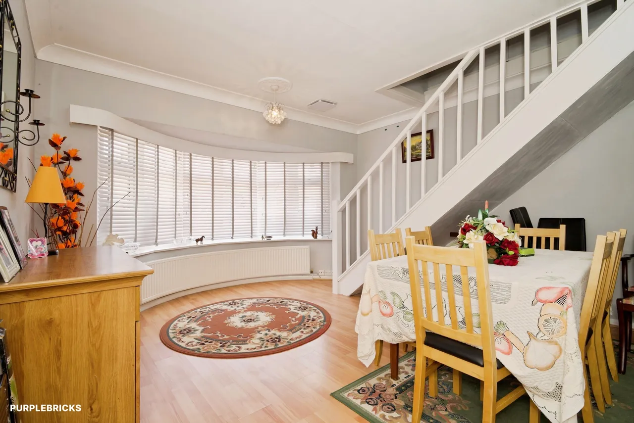 High Moor Crescent, Leeds, LS17, photo 14