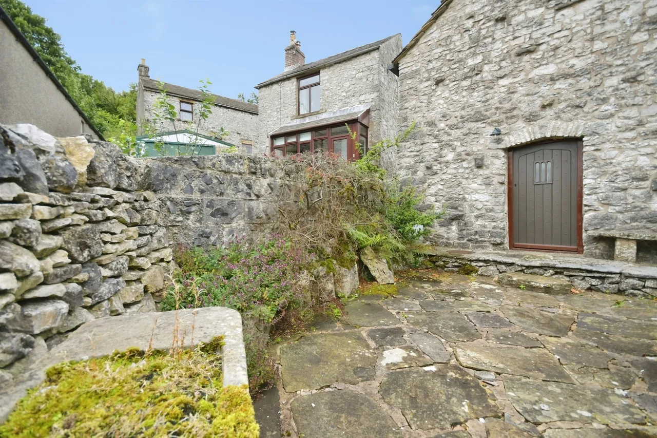 Main Street, Taddington, SK17, photo 16