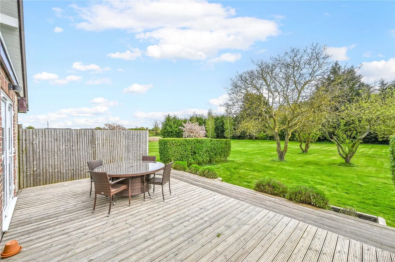 Operational Holiday Let Estate — 4-Bed Farmhouse, Five Cottages, photo 33