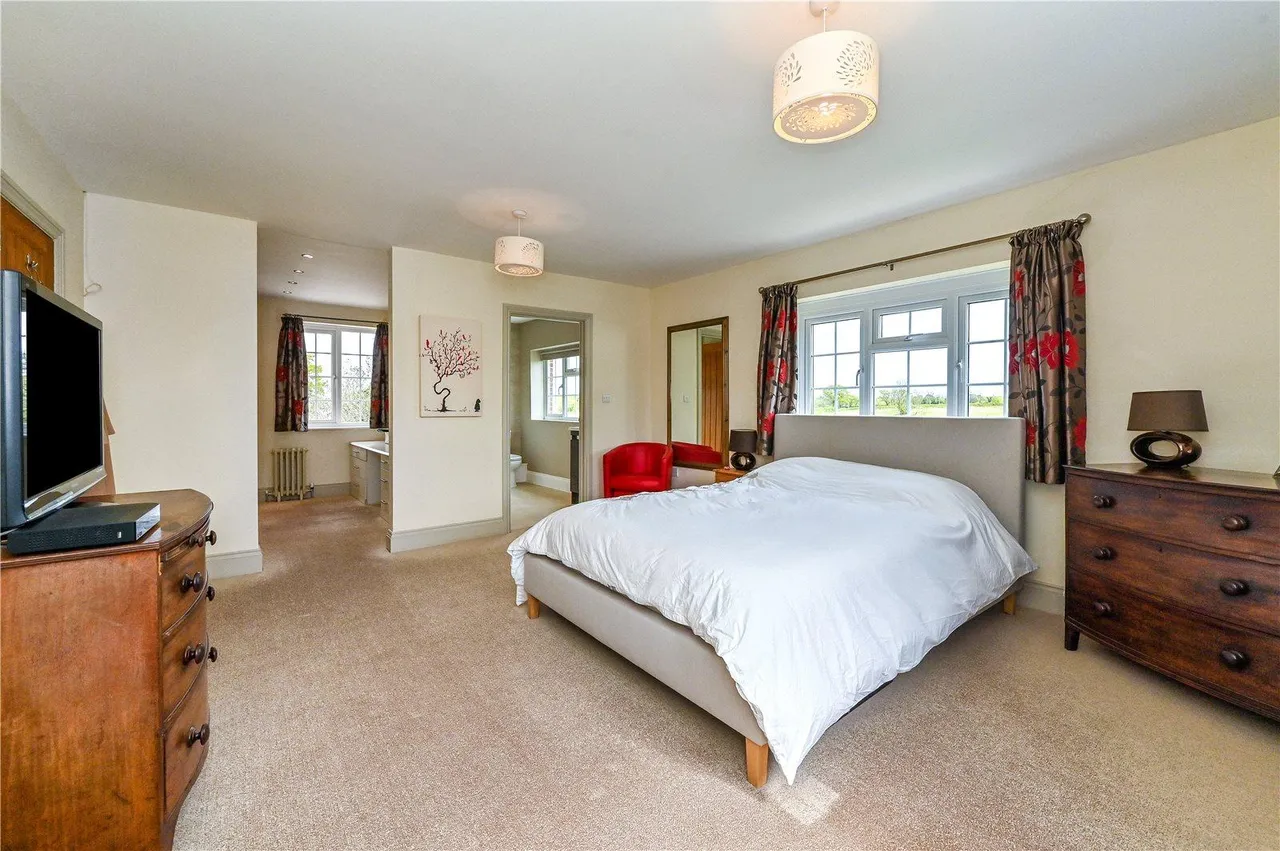 Operational Holiday Let Estate — 4-Bed Farmhouse, Five Cottages, photo 14