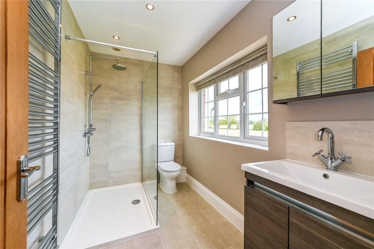 Operational Holiday Let Estate — 4-Bed Farmhouse, Five Cottages, photo 15