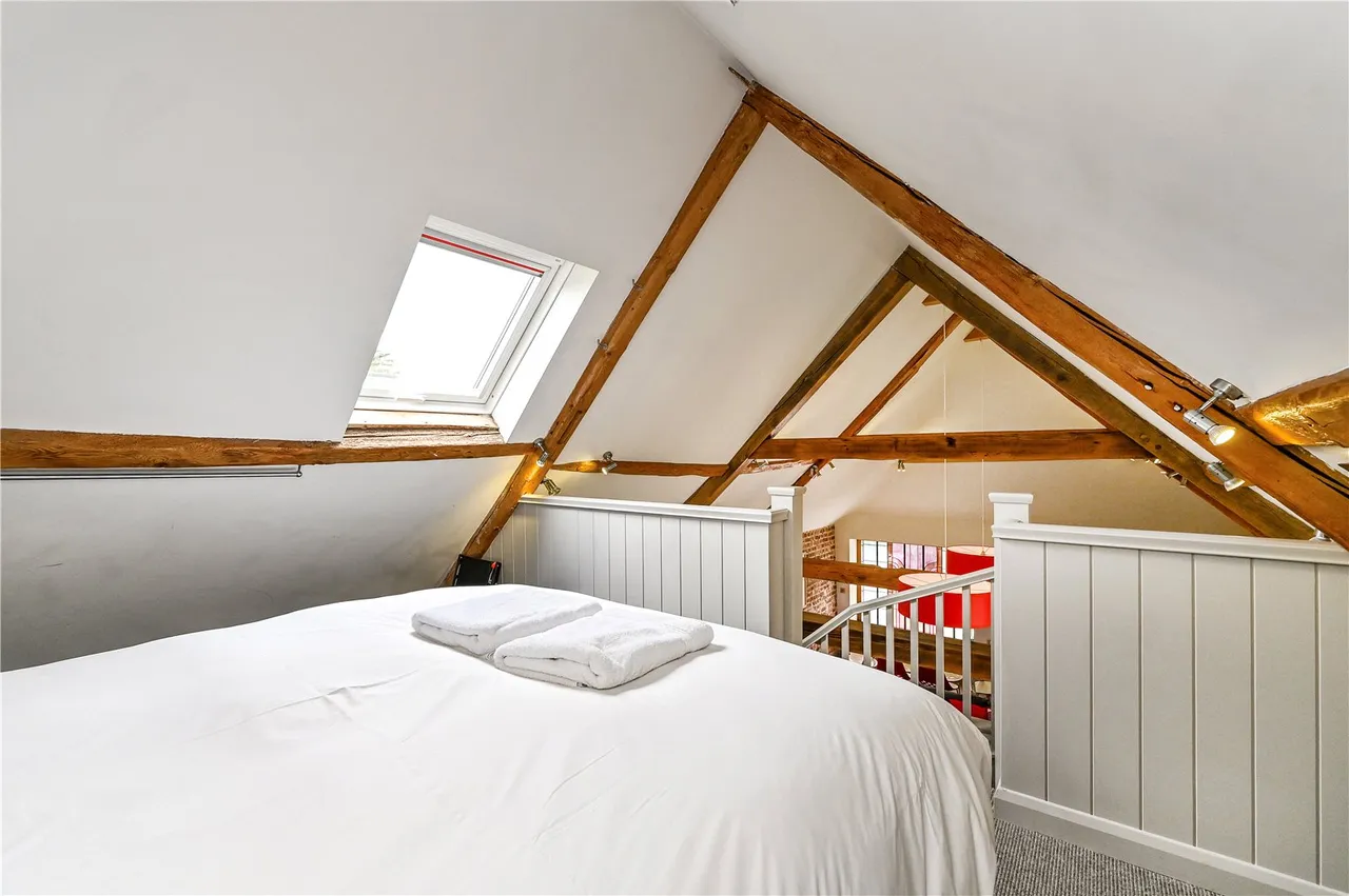 Operational Holiday Let Estate — 4-Bed Farmhouse, Five Cottages, photo 22