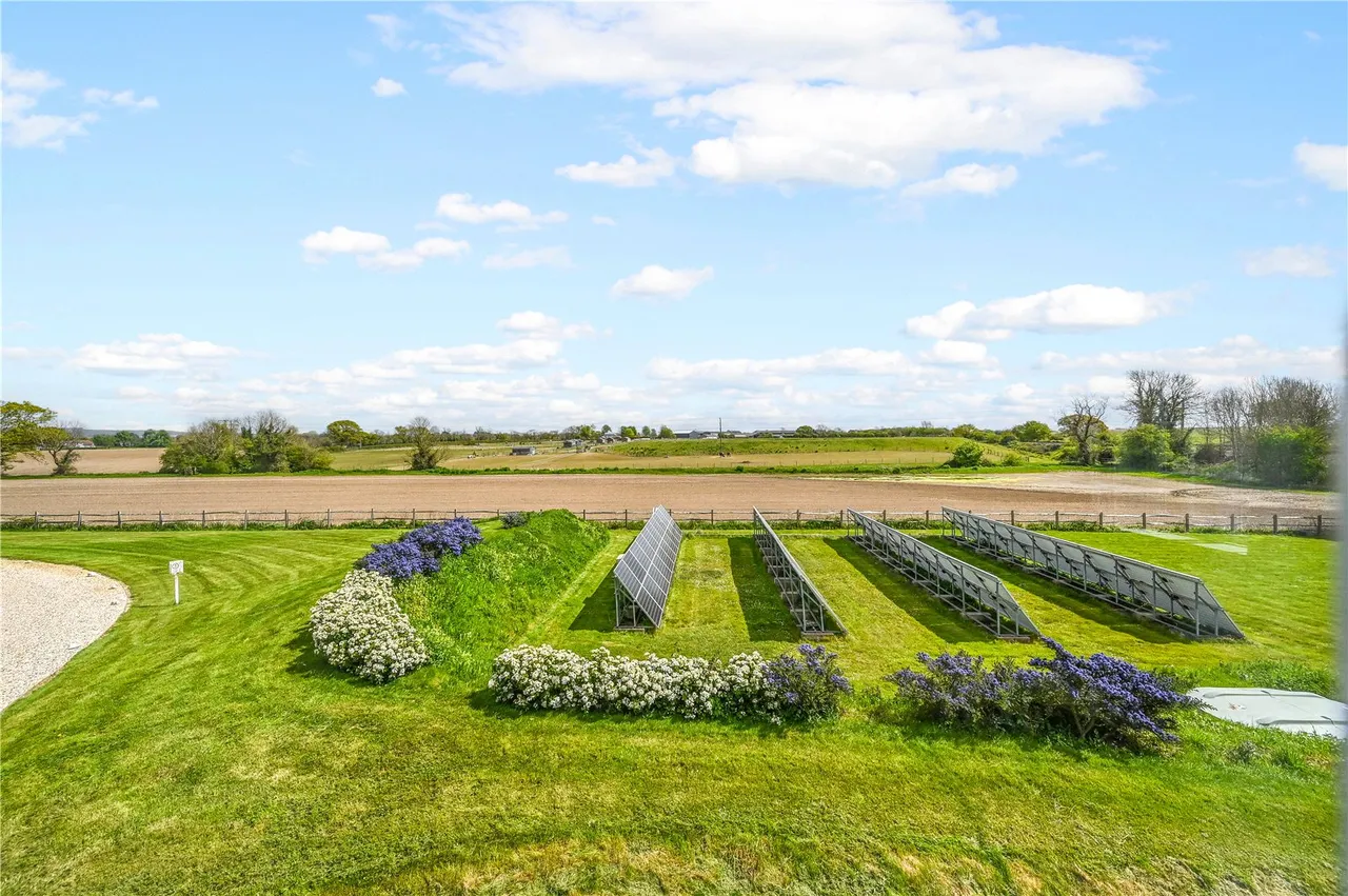 Operational Holiday Let Estate — 4-Bed Farmhouse, Five Cottages, photo 18