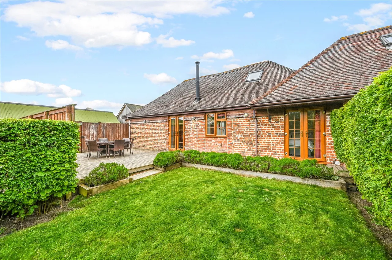 Operational Holiday Let Estate — 4-Bed Farmhouse, Five Cottages, photo 19