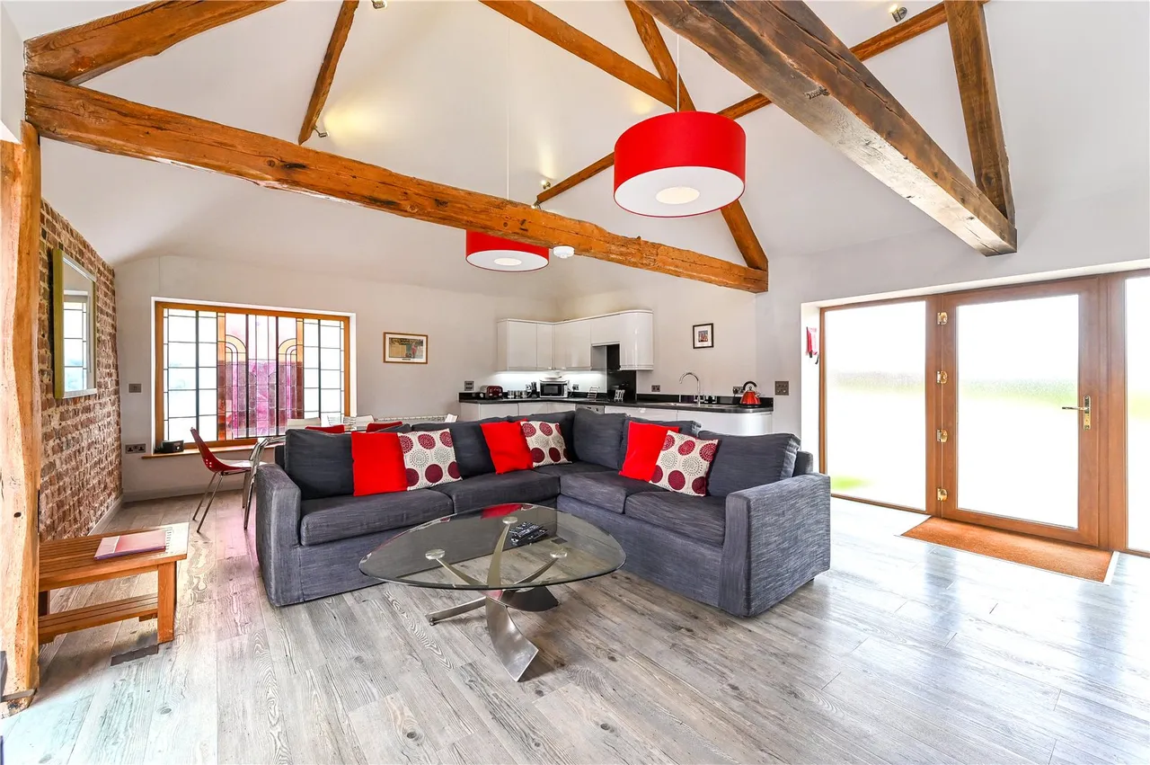 Operational Holiday Let Estate — 4-Bed Farmhouse, Five Cottages, photo 20