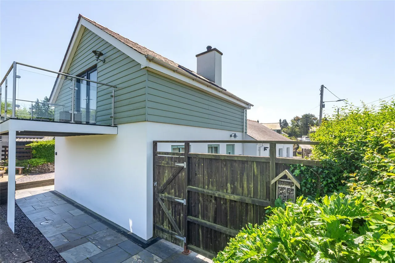Groeslon, Caernarfon, LL54, photo 27