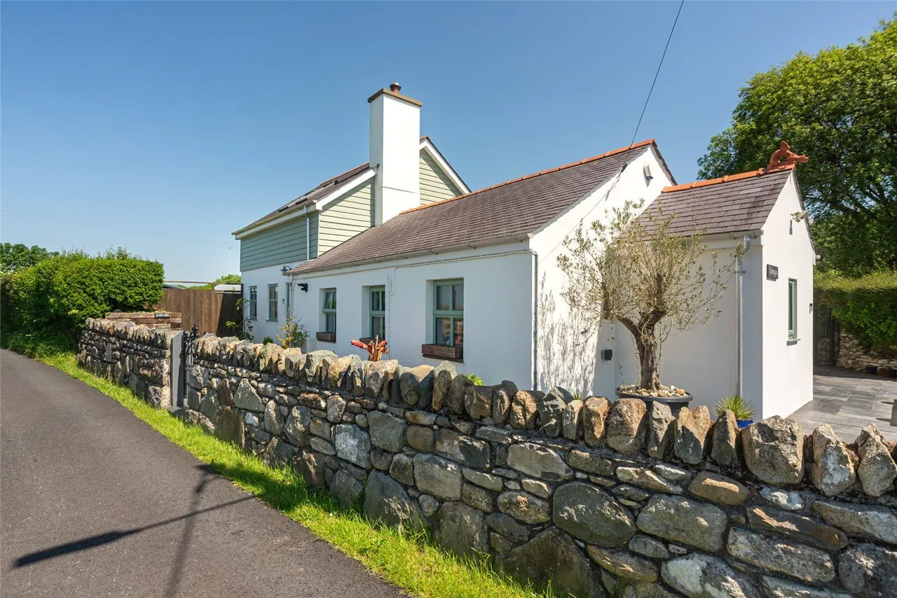 2 bed house for sale, Groeslon, Caernarfon, LL54