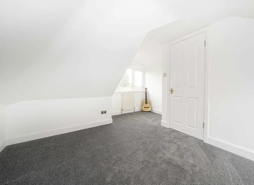 Staines Road, Twickenham, TW2, photo 12