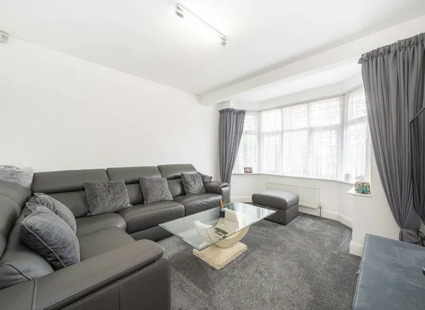 Staines Road, Twickenham, TW2, photo 5
