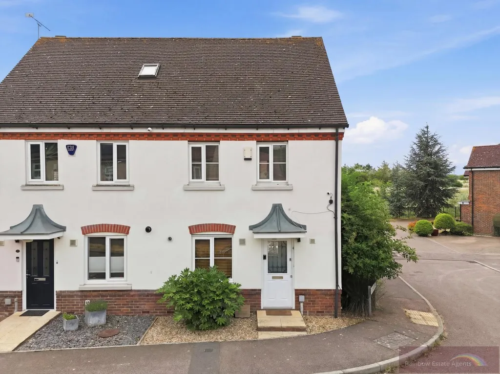 2 bed house for sale, Deer Park Way, Waltham Abbey, EN9